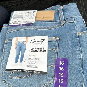 Women’s lighter colour jeans, new with Tag, List Seven7